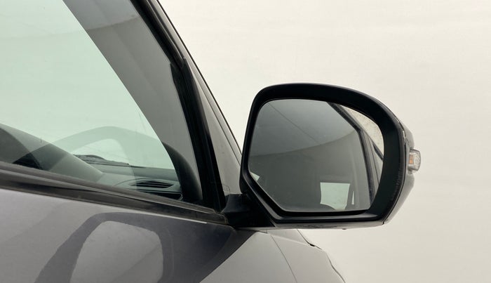2017 Maruti Swift VXI, Petrol, Manual, 52,523 km, Right rear-view mirror - Minor noise