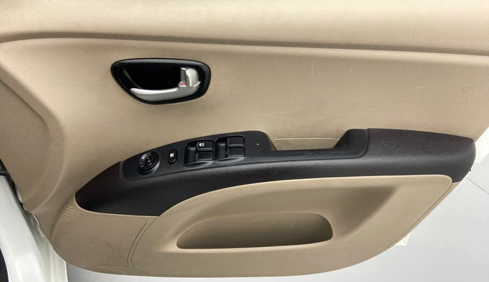 2013 Hyundai i10 MAGNA 1.2 KAPPA2, Petrol, Manual, 35,711 km, Driver Side Door Panels Control