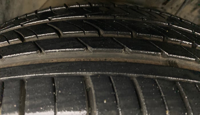 2017 Maruti S Cross SIGMA 1.3, Diesel, Manual, 49,703 km, Right Front Tyre Tread