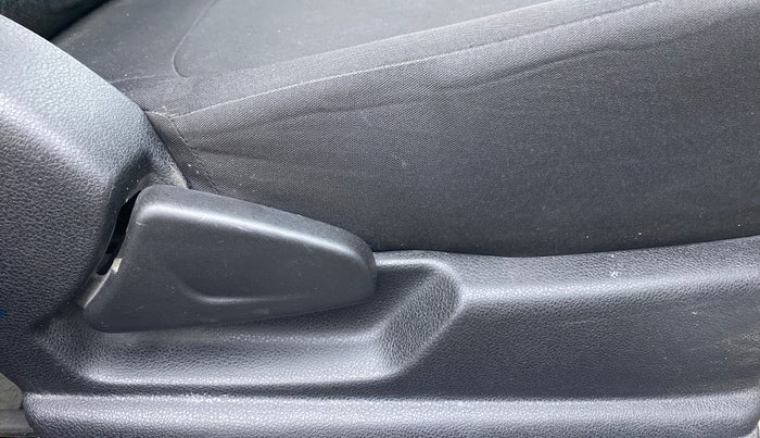 2019 Renault Kwid RXL, Petrol, Manual, 25,442 km, Driver Side Adjustment Panel