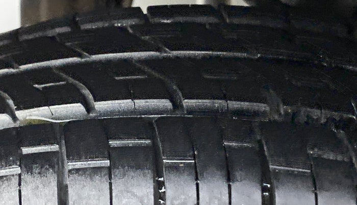 2018 Maruti Alto 800 LXI CNG, CNG, Manual, 30,648 km, Right Rear Tyre Tread