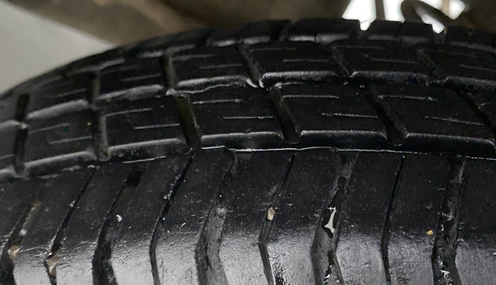 2018 Maruti Alto 800 LXI CNG, CNG, Manual, 30,648 km, Left Rear Tyre Tread