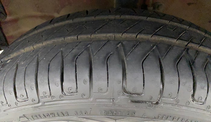2016 Maruti Wagon R 1.0 VXI, Petrol, Manual, 65,298 km, Left Front Tyre Tread