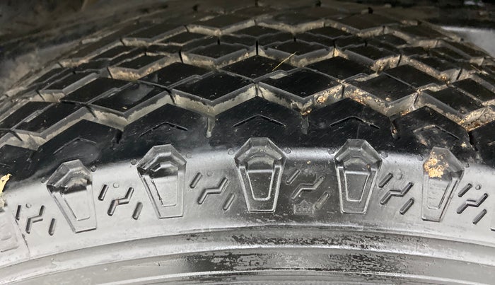 2016 Mahindra Scorpio S2, Diesel, Manual, 1,44,204 km, Right Rear Tyre Tread