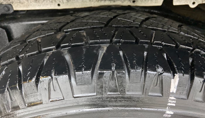 2016 Mahindra Scorpio S2, Diesel, Manual, 1,44,204 km, Left Rear Tyre Tread