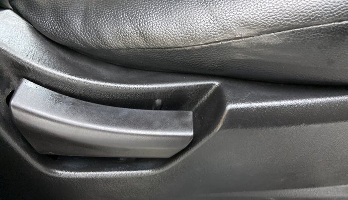 2016 Mahindra Scorpio S2, Diesel, Manual, 1,44,204 km, Driver Side Adjustment Panel