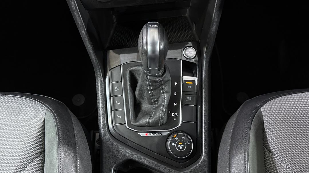 2019 Volkswagen Tiguan 132 Tsi R-line Edition, Automatic, 104931 km, Gear Lever 