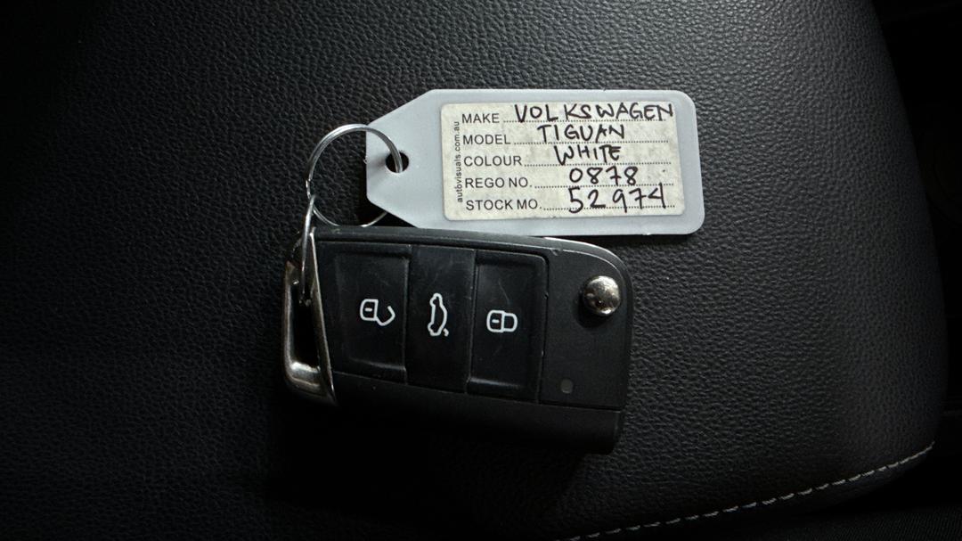 2019 Volkswagen Tiguan 132 Tsi R-line Edition, Automatic, 104931 km, Key Close-up