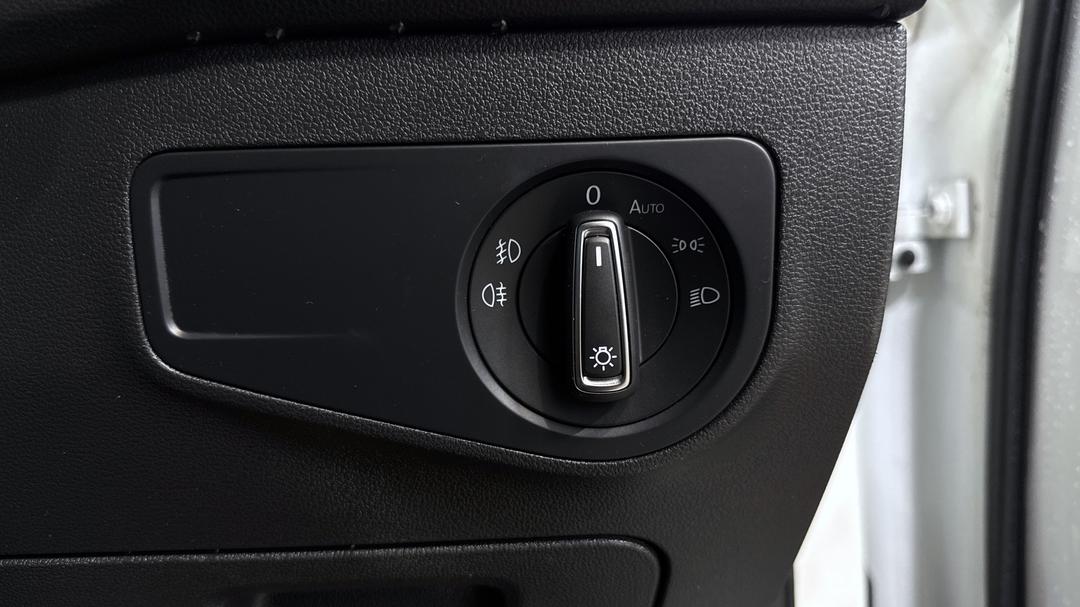 2019 Volkswagen Tiguan 132 Tsi R-line Edition, Automatic, 104931 km, Utility Switches/Buttons