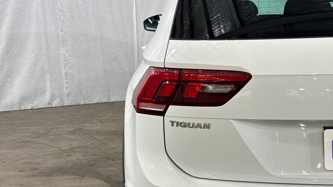 2019 Volkswagen Tiguan 132 Tsi R-line Edition, Automatic, 104931 km, Badge (Boot Left Side)