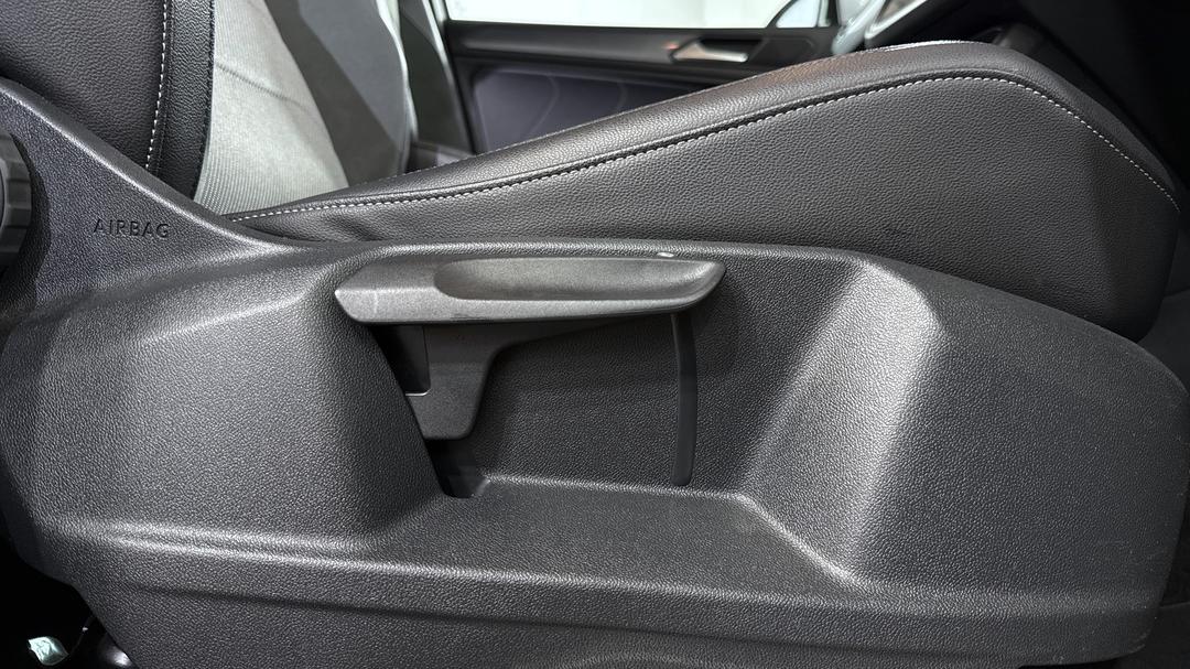 2019 Volkswagen Tiguan 132 Tsi R-line Edition, Automatic, 104931 km, Drivers Side Adjustment Panel