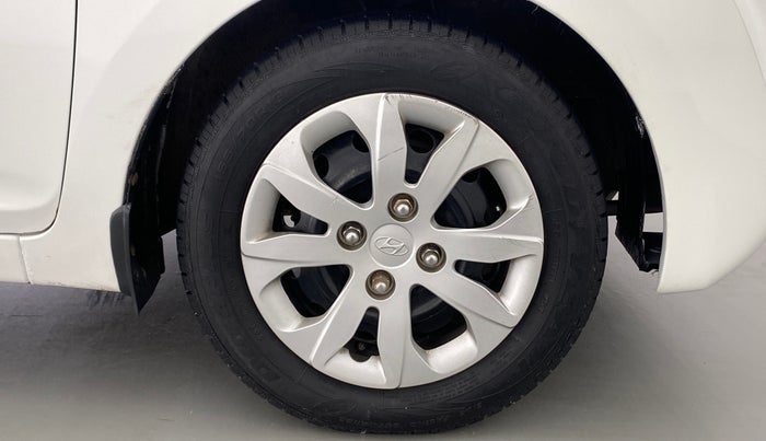2017 Hyundai Eon MAGNA PLUS, Petrol, Manual, 25,201 km, Right Front Wheel