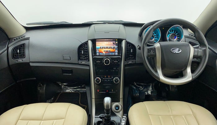 2018 Mahindra XUV500 W7, Diesel, Manual, 74,339 km, Dashboard