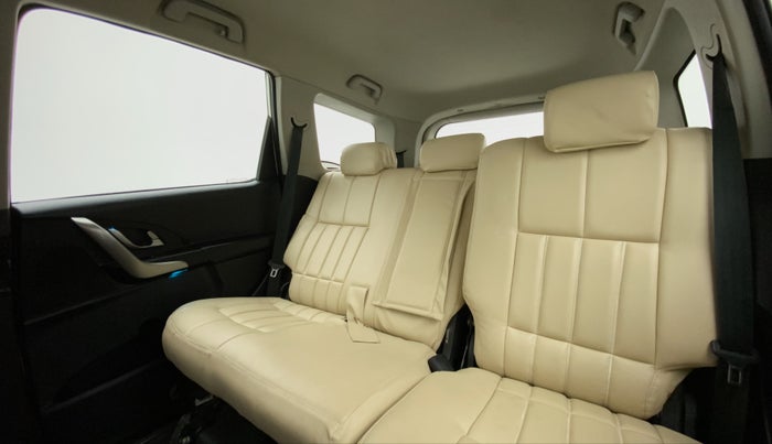 2018 Mahindra XUV500 W7, Diesel, Manual, 74,339 km, Reclining Back Row Seats
