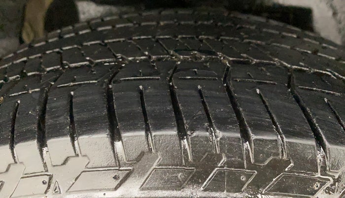 2018 Mahindra XUV500 W7, Diesel, Manual, 74,339 km, Right Rear Tyre Tread