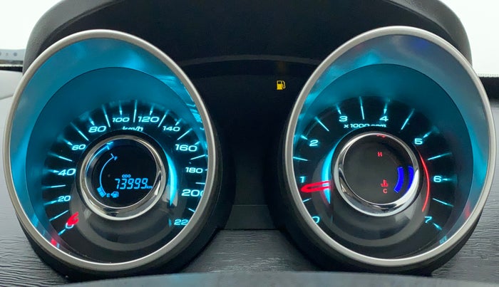 2018 Mahindra XUV500 W7, Diesel, Manual, 74,339 km, Odometer Image