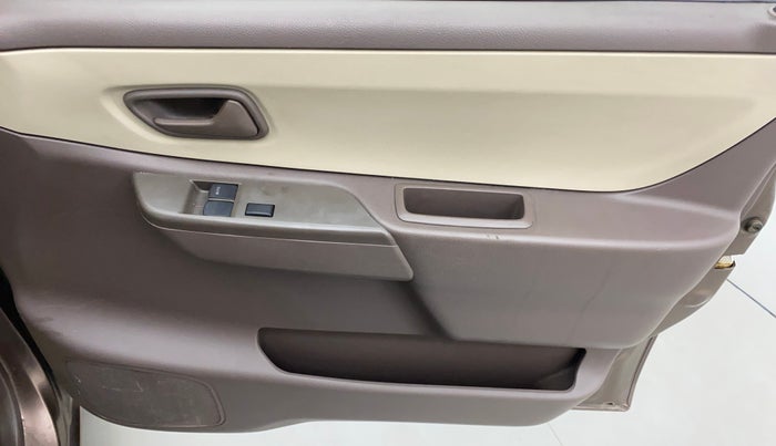 2011 Maruti Zen Estilo LXI, Petrol, Manual, 48,837 km, Driver Side Door Panels Control