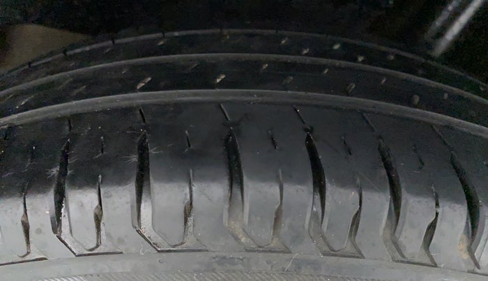 2017 Maruti Dzire VXI AMT, Petrol, Automatic, 19,767 km, Left Front Tyre Tread