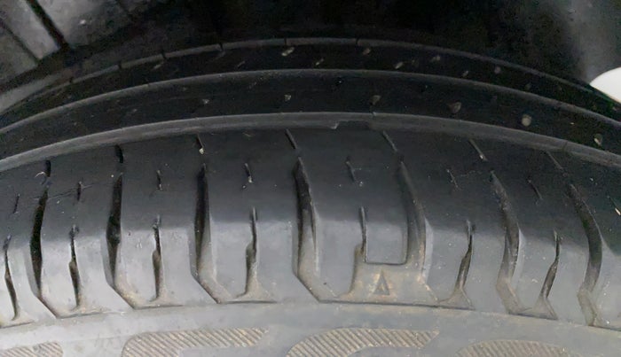 2017 Maruti Dzire VXI AMT, Petrol, Automatic, 19,767 km, Right Front Tyre Tread
