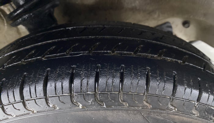 2019 Maruti Alto 800 LXI, Petrol, Manual, 24,900 km, Right Front Tyre Tread