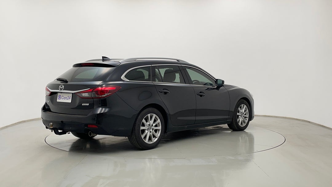 Right Back Diagonal (45- Degree) View