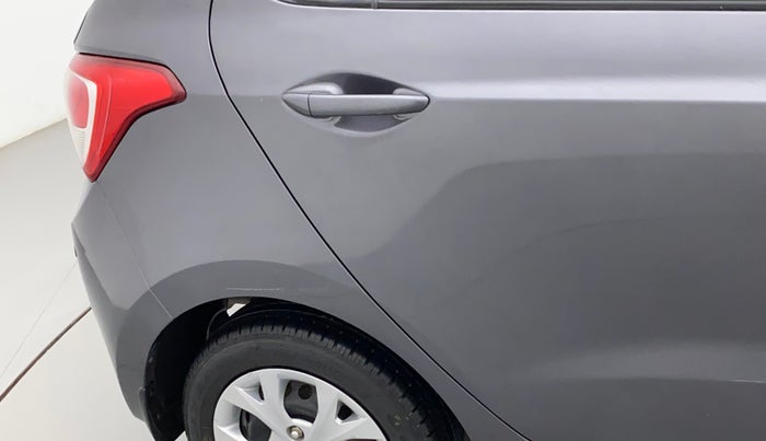 2016 Hyundai Grand i10 MAGNA AT 1.2 KAPPA VTVT, Petrol, Automatic, 36,608 km, Right quarter panel - Minor scratches