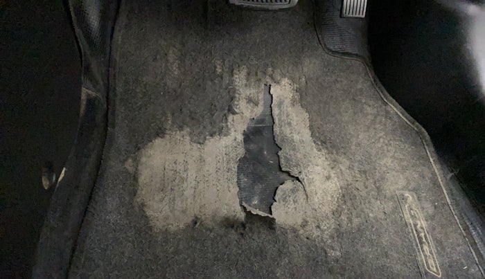 2016 Hyundai Grand i10 MAGNA AT 1.2 KAPPA VTVT, Petrol, Automatic, 36,608 km, Flooring - Carpet is minor damage