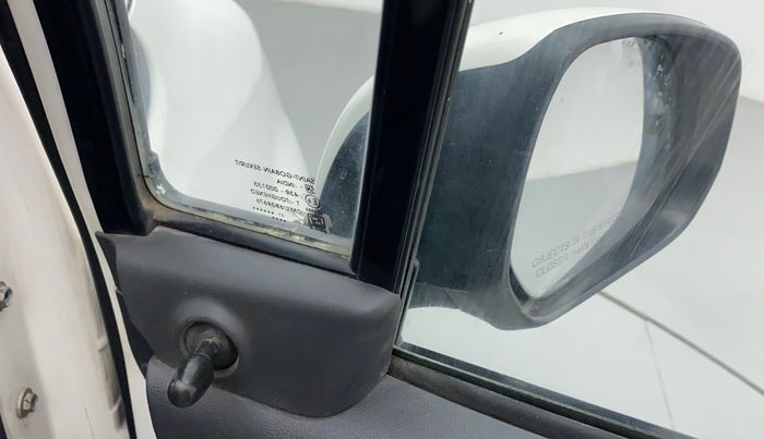 2011 Maruti Ritz VXI, Petrol, Manual, 1,08,669 km, Right rear-view mirror - ORVM knob broken and not working