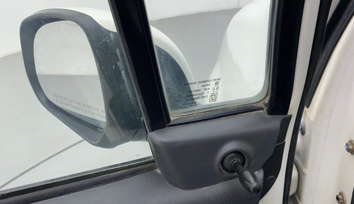 2011 Maruti Ritz VXI, Petrol, Manual, 1,08,669 km, Left rear-view mirror - ORVM knob broken and not working
