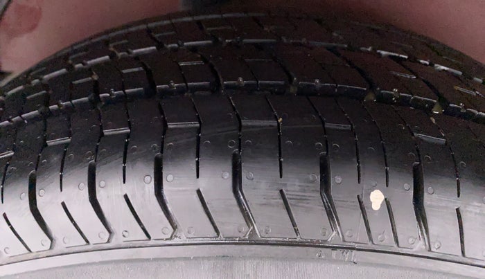 2012 Maruti Ritz ZXI, Petrol, Manual, 33,104 km, Right Rear Tyre Tread