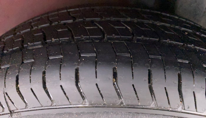 2012 Maruti Ritz ZXI, Petrol, Manual, 33,104 km, Left Rear Tyre Tread