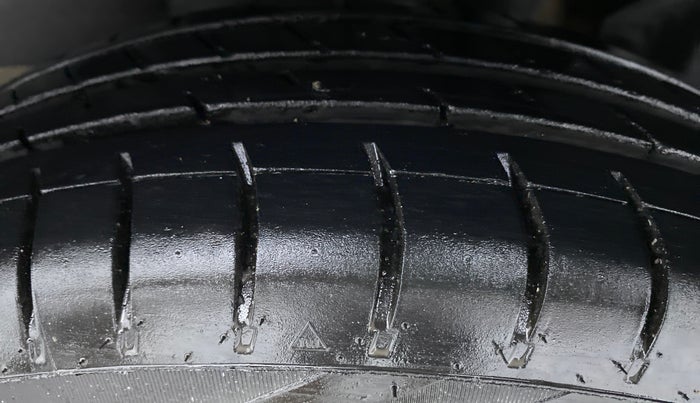 2019 Maruti Swift VXI D, Petrol, Manual, 46,575 km, Left Rear Tyre Tread