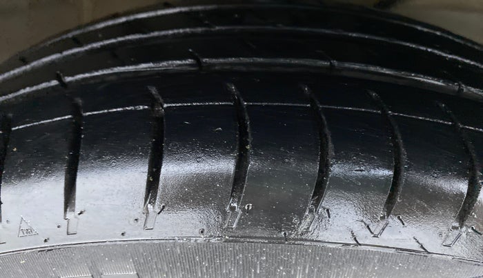 2019 Maruti Swift VXI D, Petrol, Manual, 46,575 km, Right Front Tyre Tread