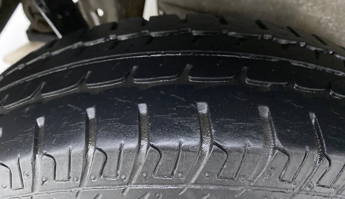 2014 Maruti Wagon R 1.0 LXI, Petrol, Manual, 17,958 km, Right Rear Tyre Tread