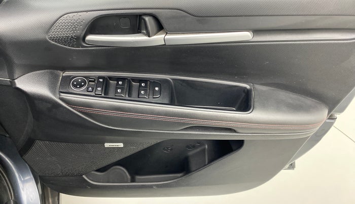 2020 KIA SONET GTX + 1.0 IMT, Petrol, Manual, 20,862 km, Driver Side Door Panels Control