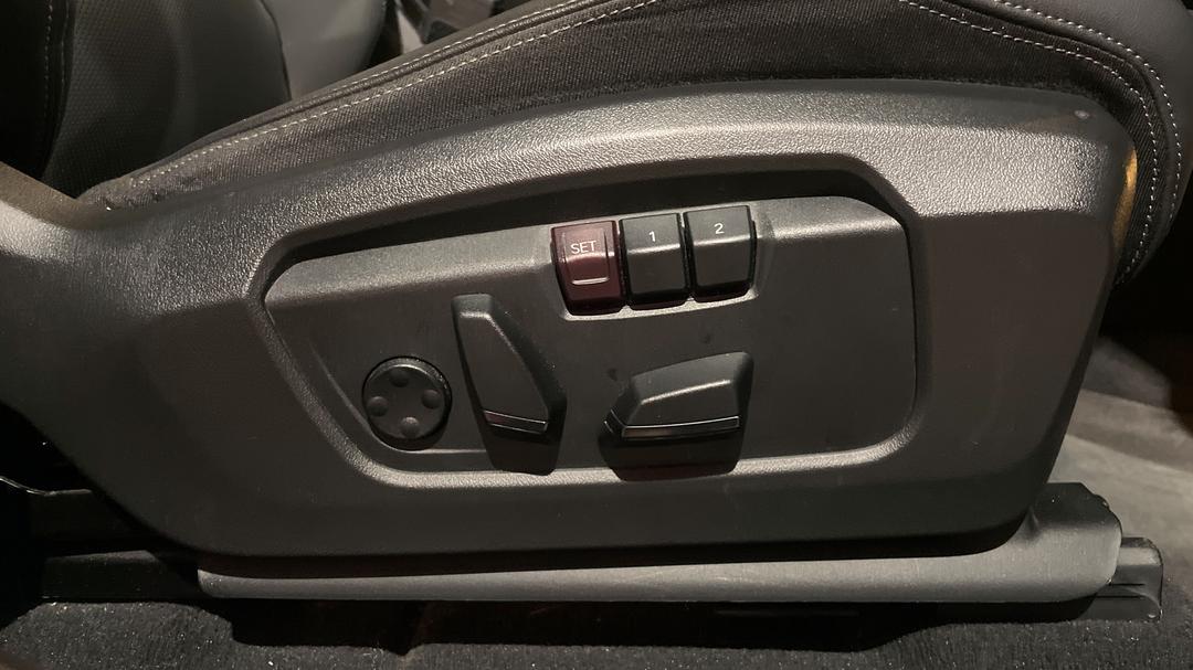 2024 BMW Ix1 Edrive20 Xline, Automatic, 21367 km, Drivers Side Adjustment Panel