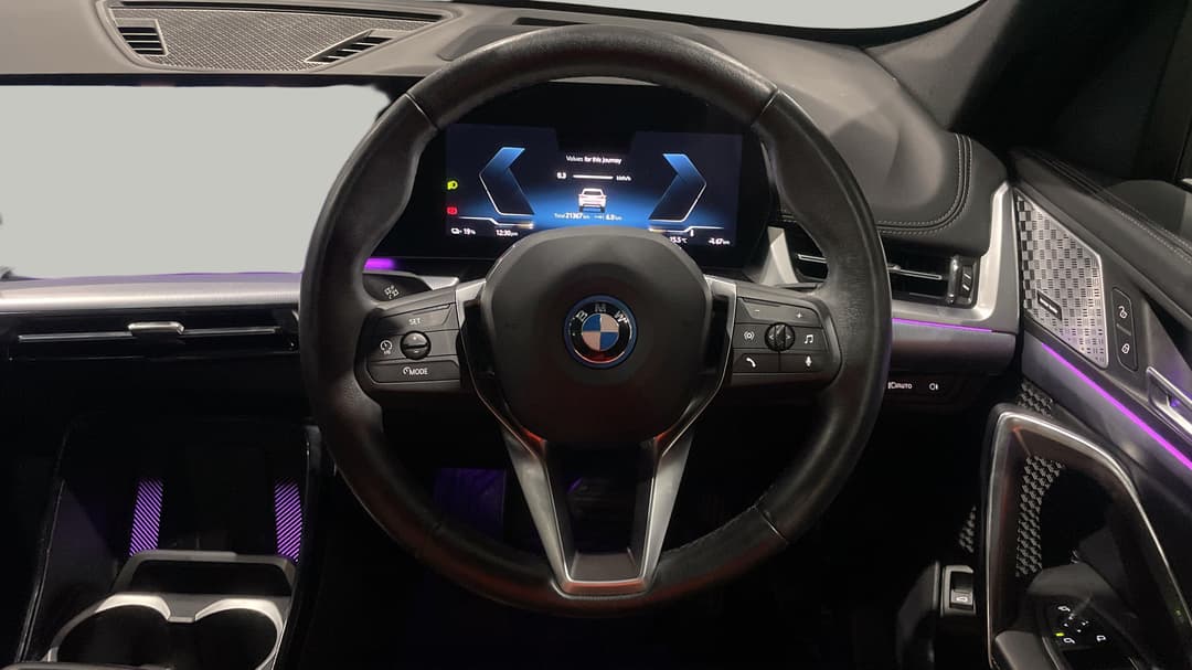 2024 BMW Ix1 Edrive20 Xline, Automatic, 21367 km, Steering Wheel Close-up