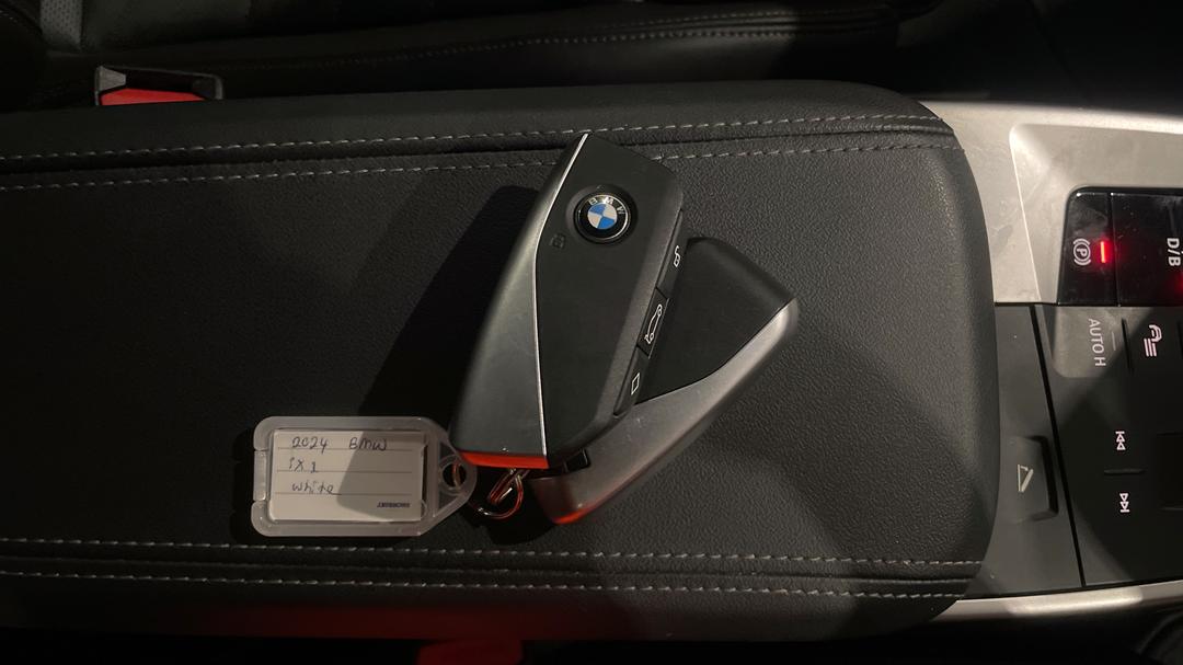 2024 BMW Ix1 Edrive20 Xline, Automatic, 21367 km, Key Close-up