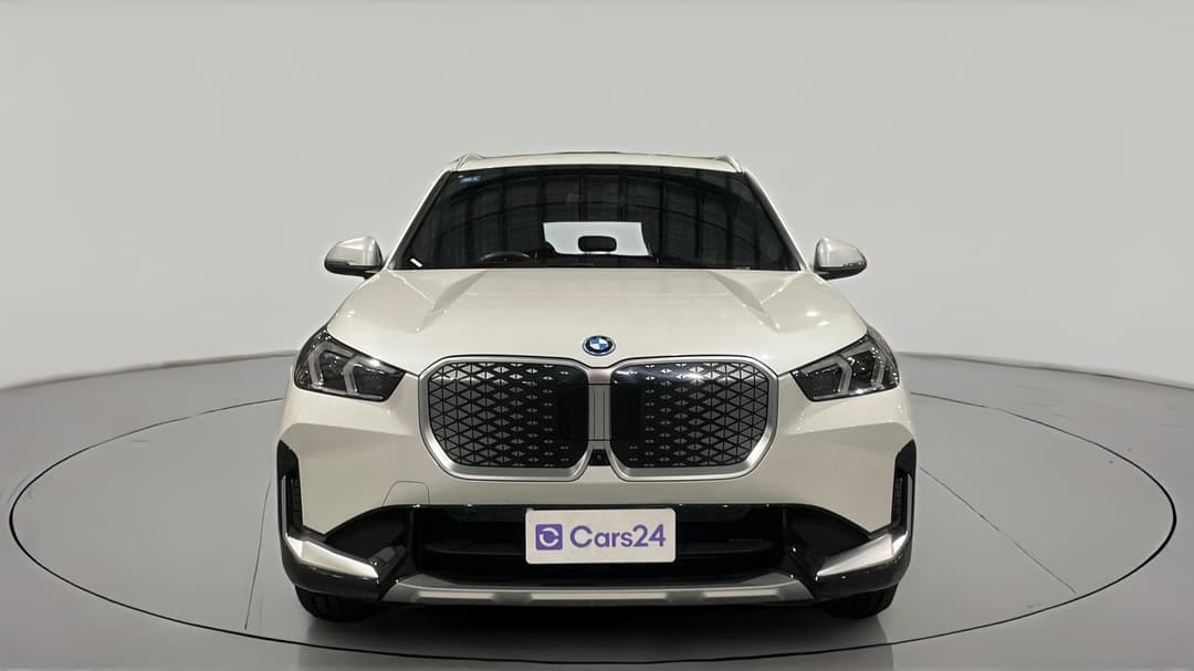 2024 BMW Ix1 Edrive20 Xline, Automatic, 21367 km, Front View