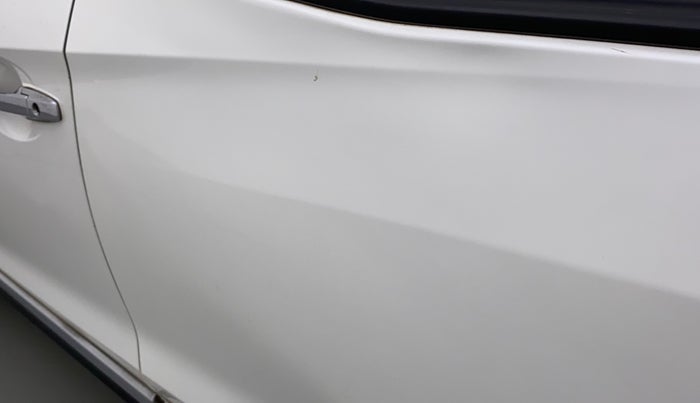 2018 Honda BR-V 1.5L I- DTEC VX, Diesel, Manual, 1,16,190 km, Rear left door - Minor scratches