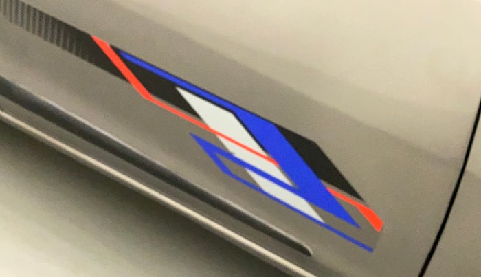 2018 Datsun Go Plus T, Petrol, Manual, 31,509 km, Driver-side door - Graphic sticker
