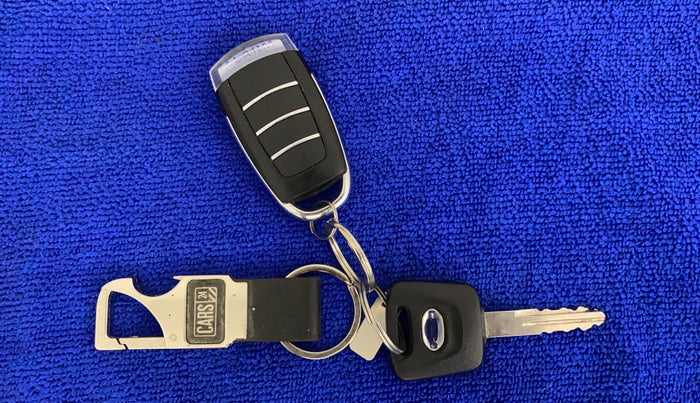 2018 Datsun Go Plus T, Petrol, Manual, 31,509 km, Key Close Up