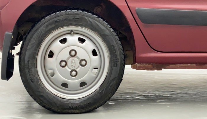 2011 Hyundai Santro Xing GL PLUS, Petrol, Manual, 1,02,743 km, Right Rear Wheel
