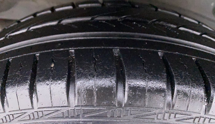 2011 Toyota Etios G, Petrol, Manual, 29,047 km, Right Rear Tyre Tread