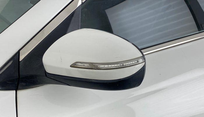 2015 Hyundai i20 Active 1.2 S, Petrol, Manual, 38,102 km, Left rear-view mirror - Indicator light has minor damage