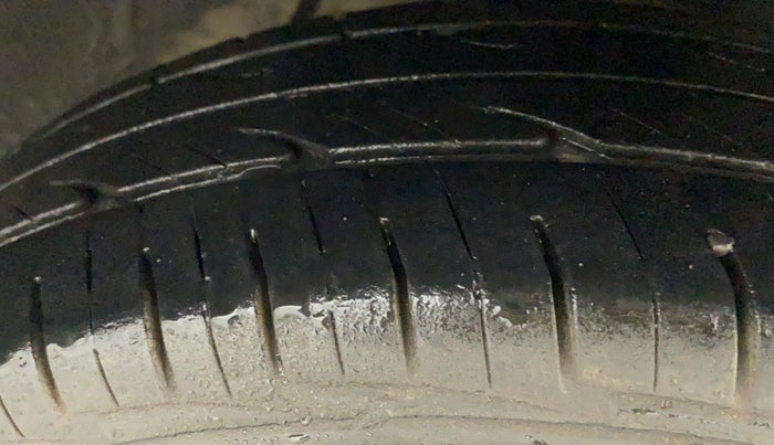 2014 Maruti Alto 800 LXI, Petrol, Manual, 64,561 km, Right Rear Tyre Tread