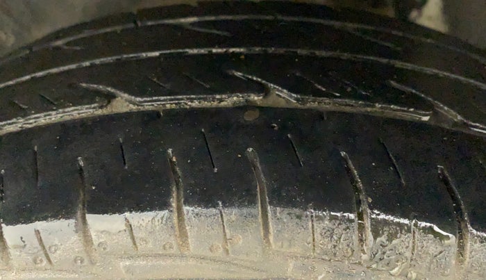 2014 Maruti Alto 800 LXI, Petrol, Manual, 64,561 km, Left Front Tyre Tread