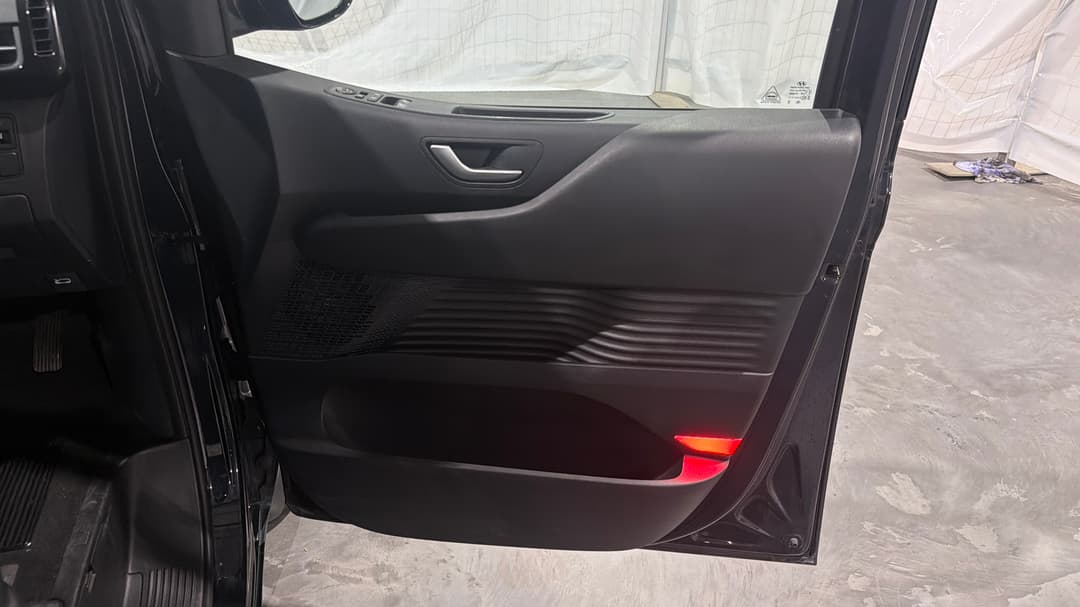 2022 Hyundai Staria Staria, Automatic, 75871 km, Speaker View