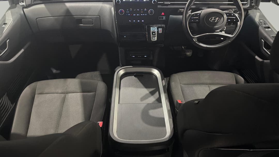 2022 Hyundai Staria Staria, Automatic, 75871 km, Center Console