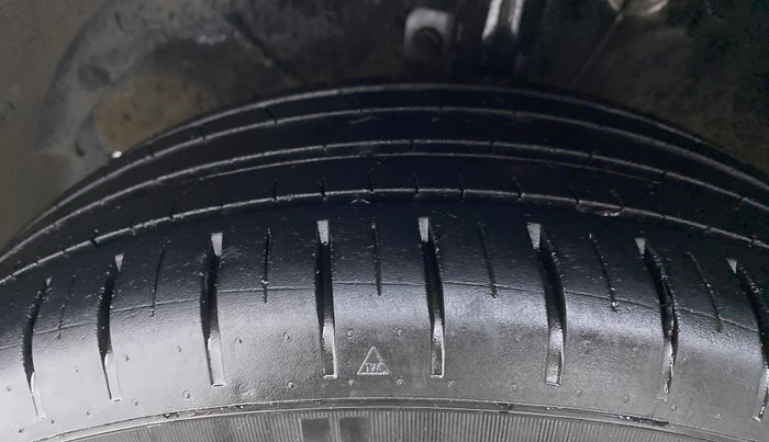 2017 Maruti Baleno ALPHA PETROL 1.2, Petrol, Manual, 49,103 km, Left Front Tyre Tread
